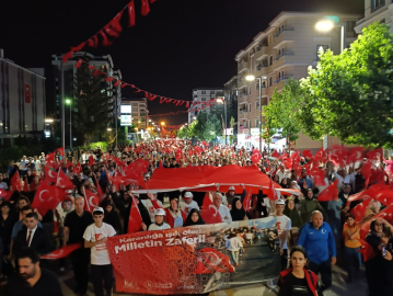 Van’da binlerce kişi ’15 Temmuz’ yürüyüşüne katıldı
