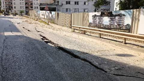 Bursa'daki inşaat, yolu parçaladı!