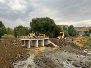 Ağrı’da köy yolları yenilendi
