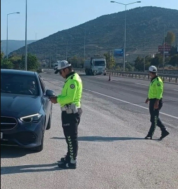 Araç sürücülerine bir günde 434 bin 529 TL trafik idari para cezası
