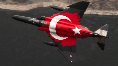 F-4E Phantom II Uçağına Boyama Tasarımı