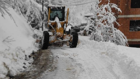 Evinin yolunu açmak için seferber oldular