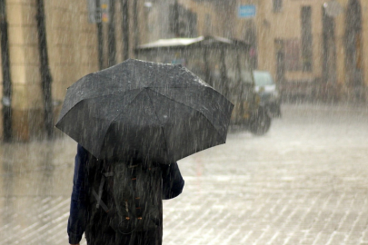 Meteoroloji'den sağanak yağış ve kar uyarısı! İşte il il hava tahmin raporu