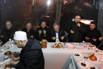 Bursa'da Bereket Sofrası Mevlana Camiinde kuruldu