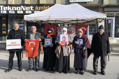 9 yıl önce Bursa'da PKK'ya kaçırılan oğlunu DEM Parti'den istiyor!