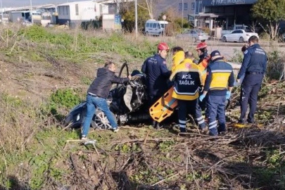 Bursa'da kırmızı ışıkta geçen kamyonetin son feci oldu!