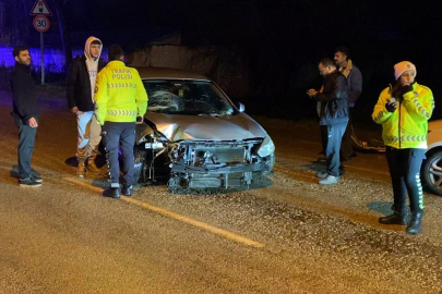 Bursa'da kontrolden çıkan araç karşı şeride uçtu